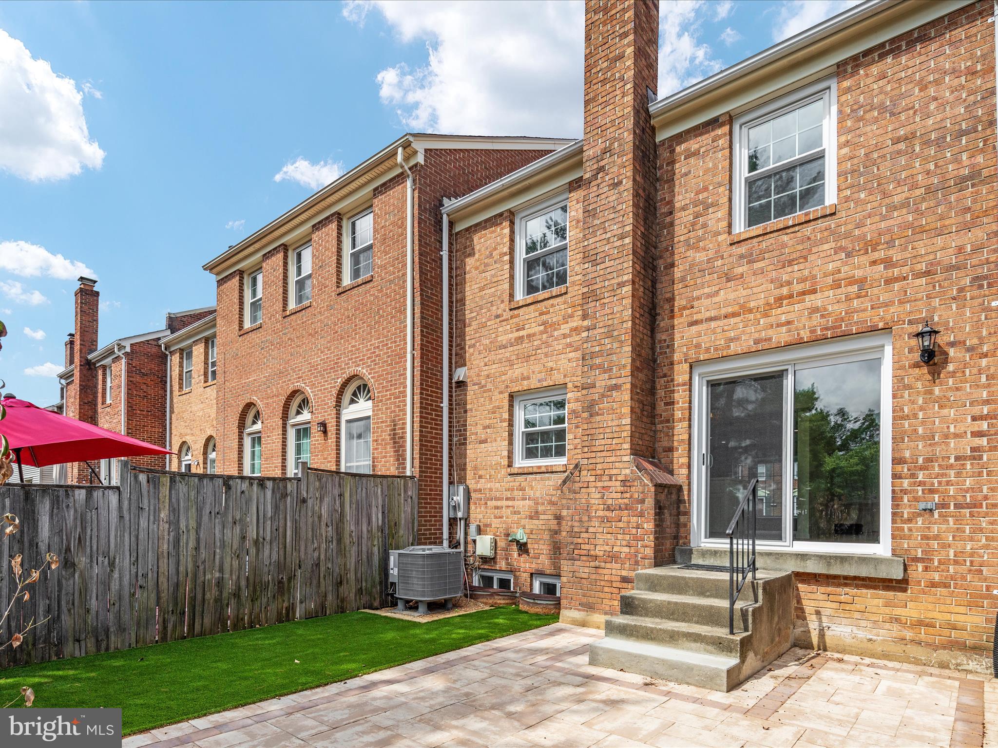 8009 SLEEPY VIEW LANE