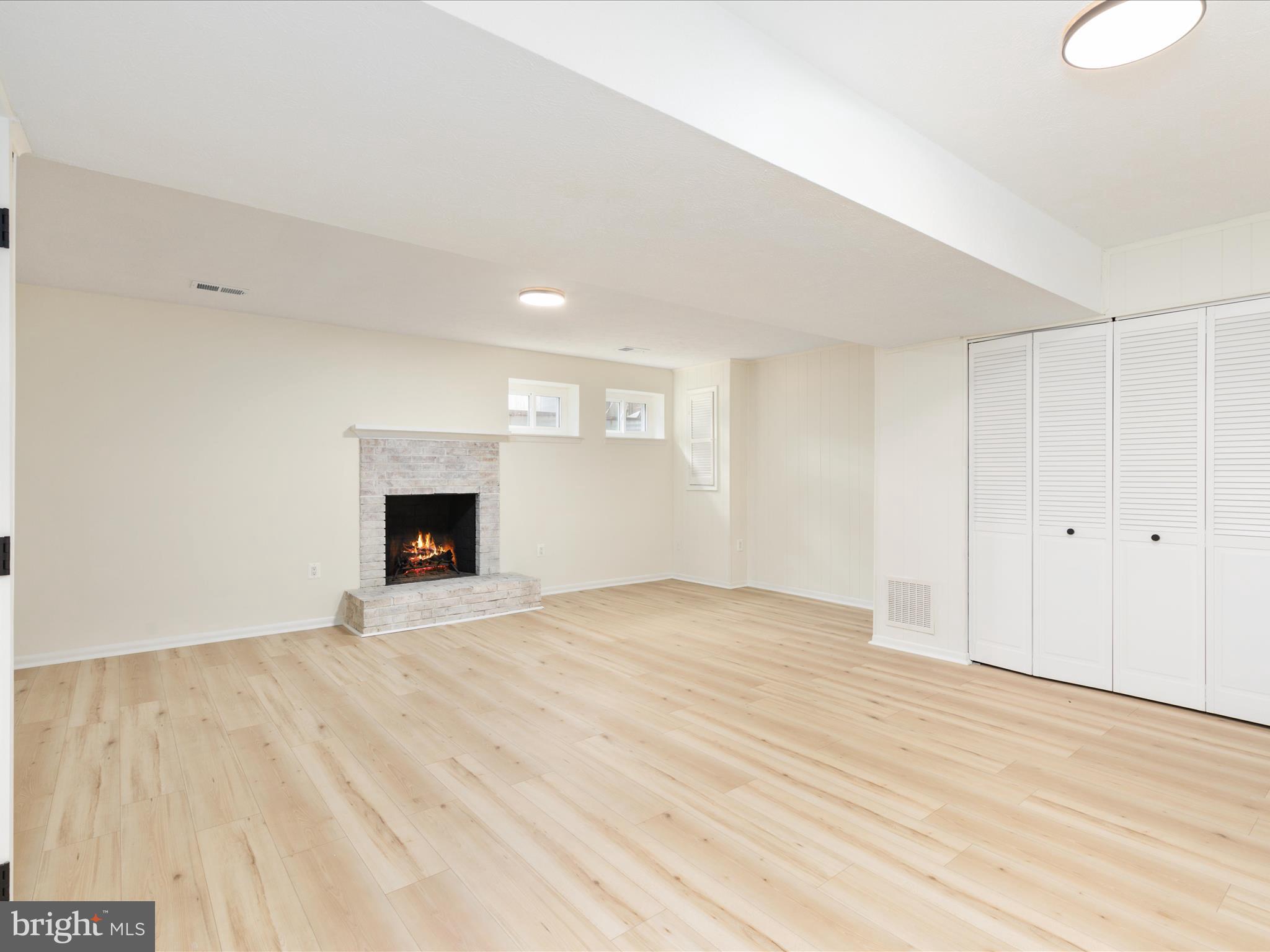 8009 SLEEPY VIEW LANE