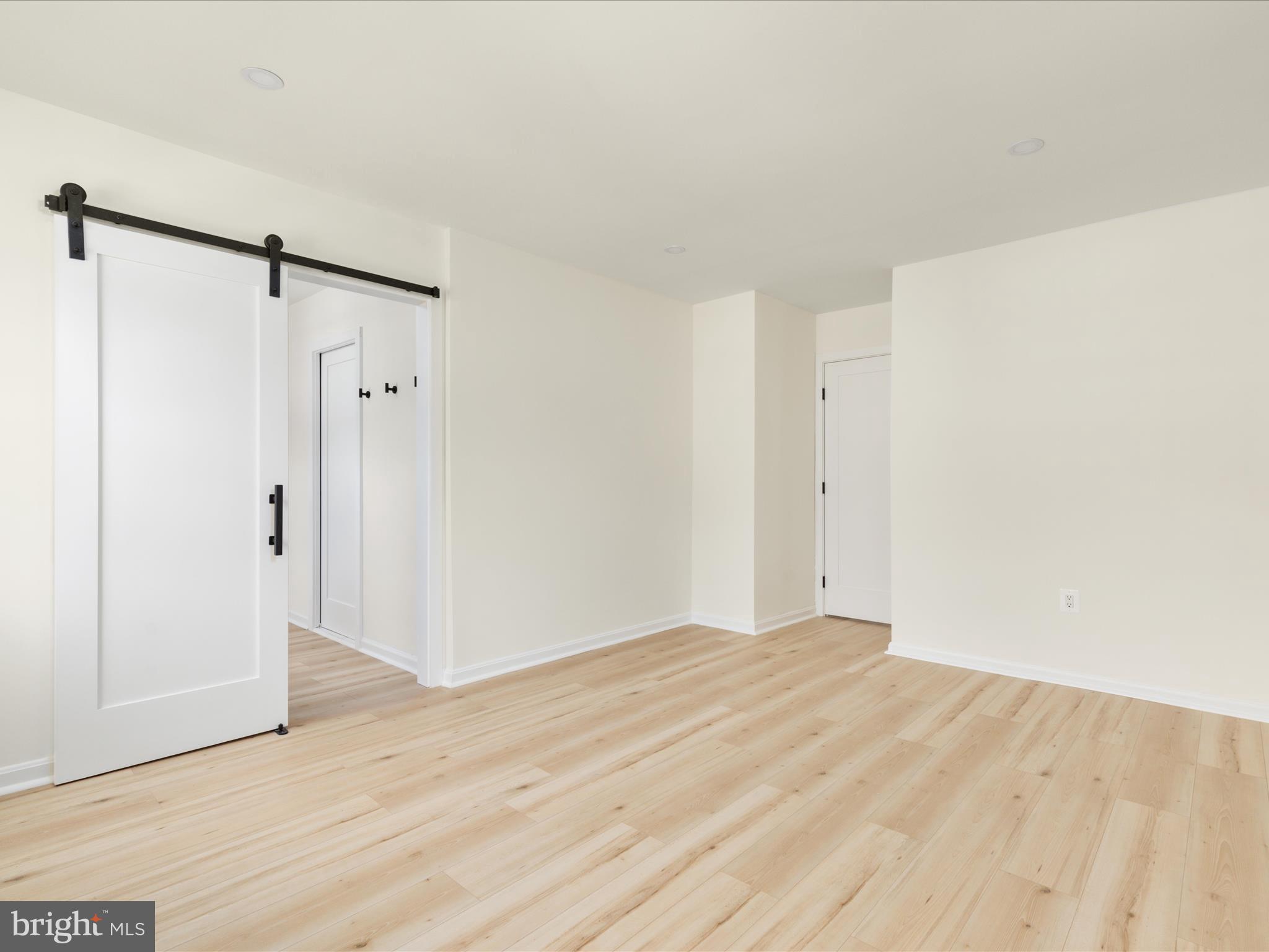 8009 SLEEPY VIEW LANE