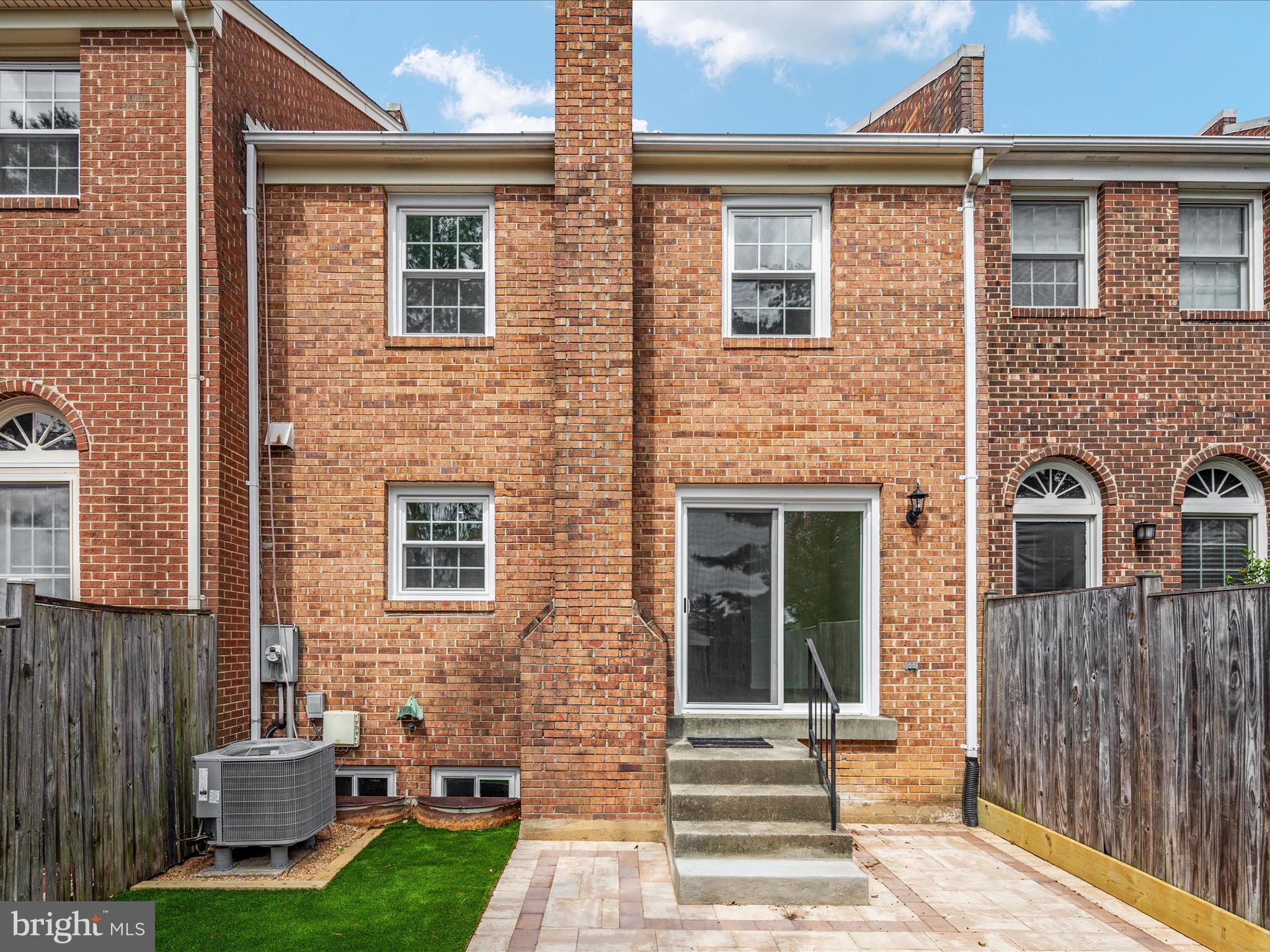 8009 SLEEPY VIEW LANE