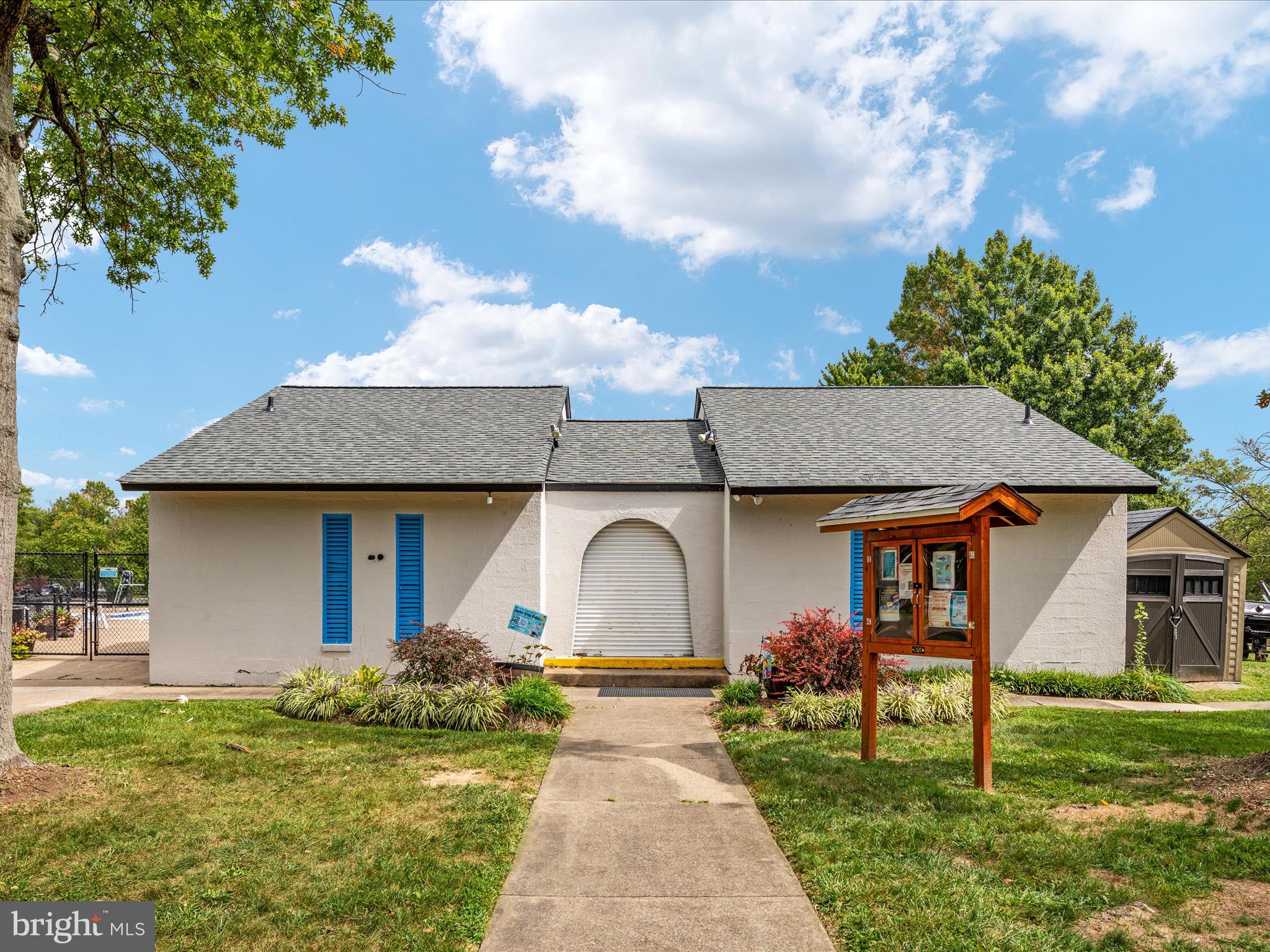 8009 SLEEPY VIEW LANE