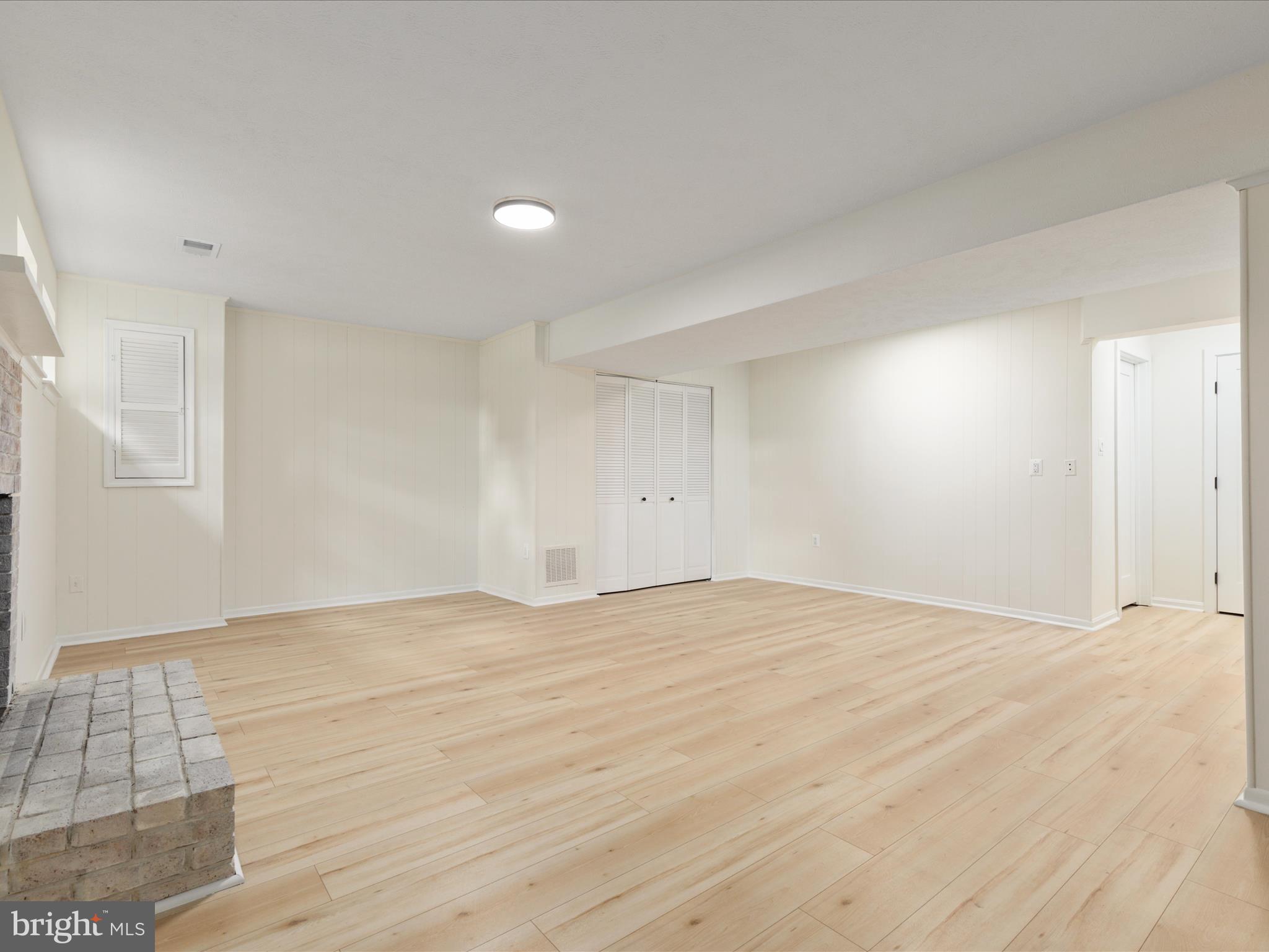 8009 SLEEPY VIEW LANE