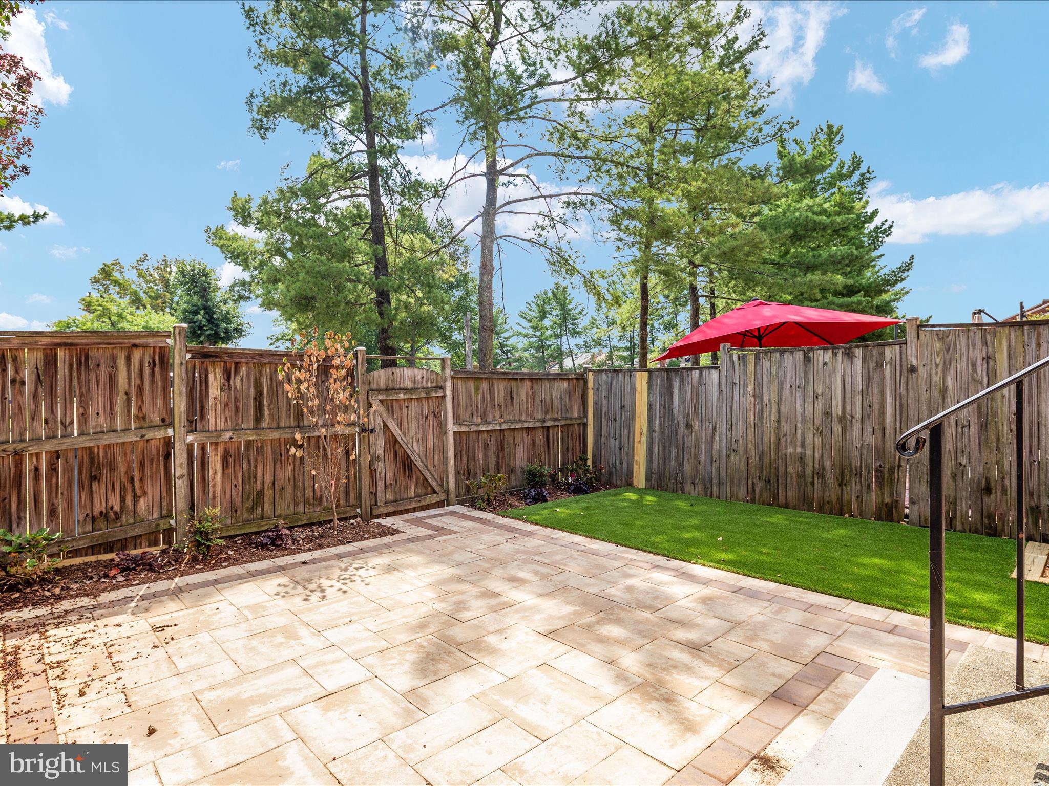 8009 SLEEPY VIEW LANE