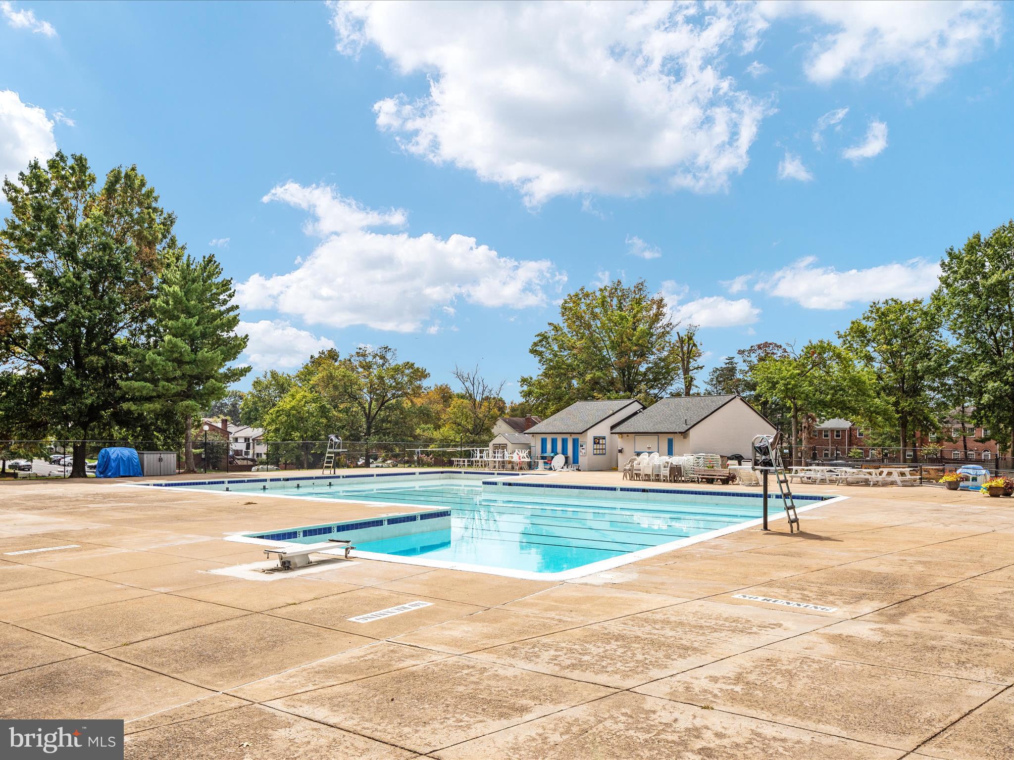 8009 SLEEPY VIEW LANE