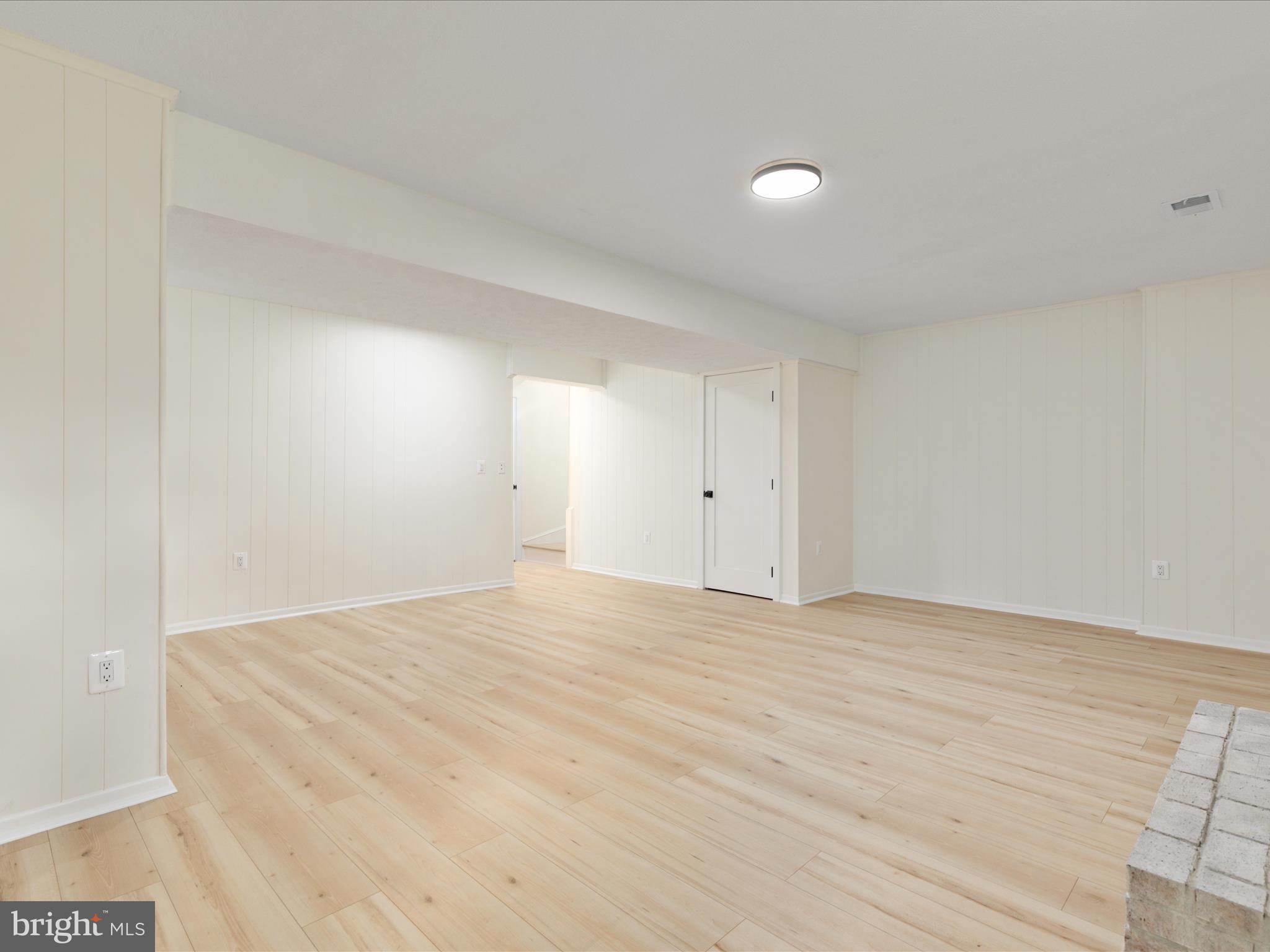 8009 SLEEPY VIEW LANE