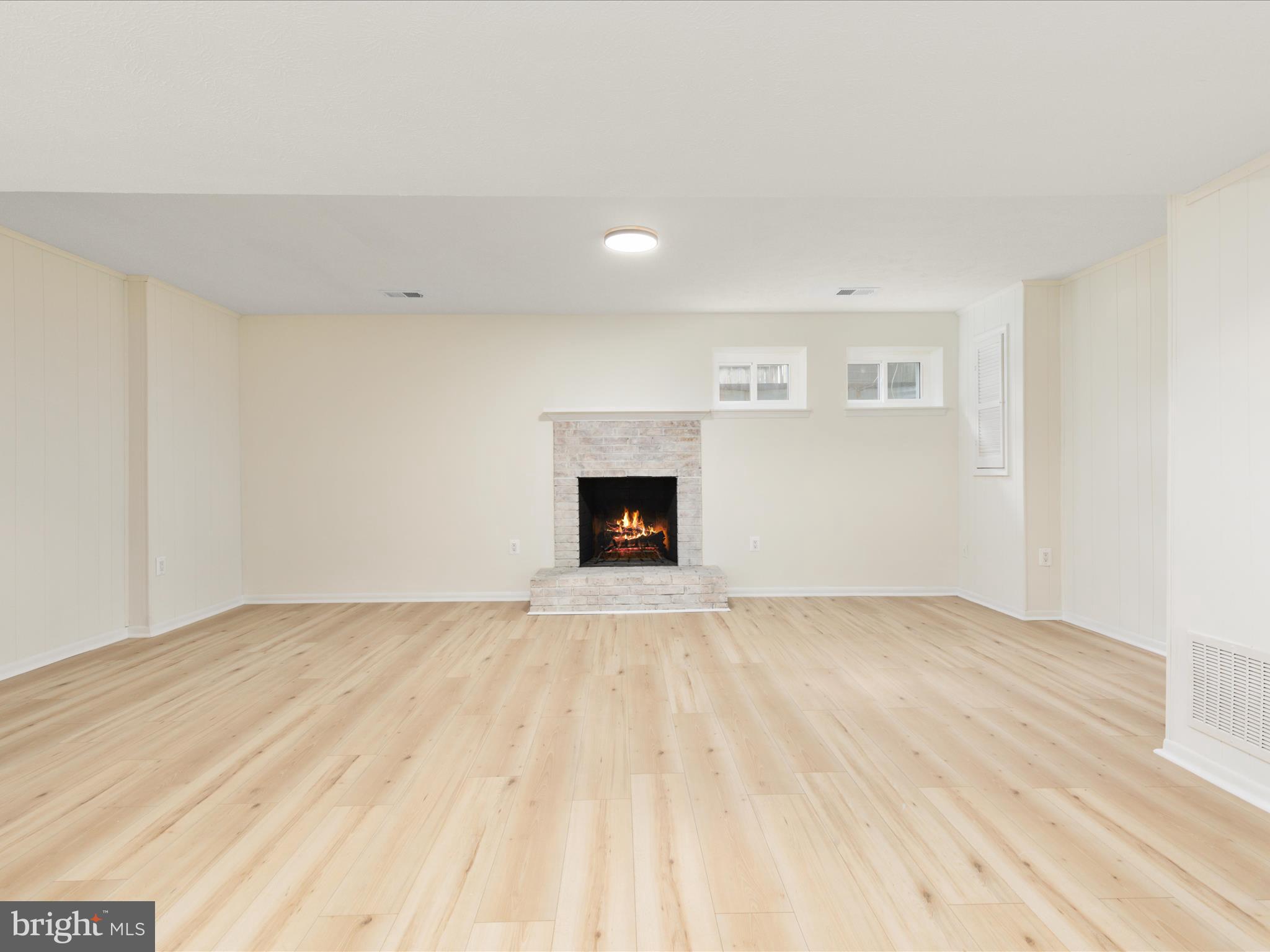 8009 SLEEPY VIEW LANE