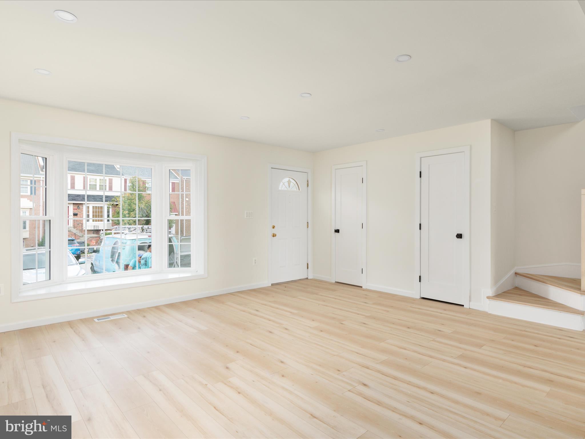 8009 SLEEPY VIEW LANE