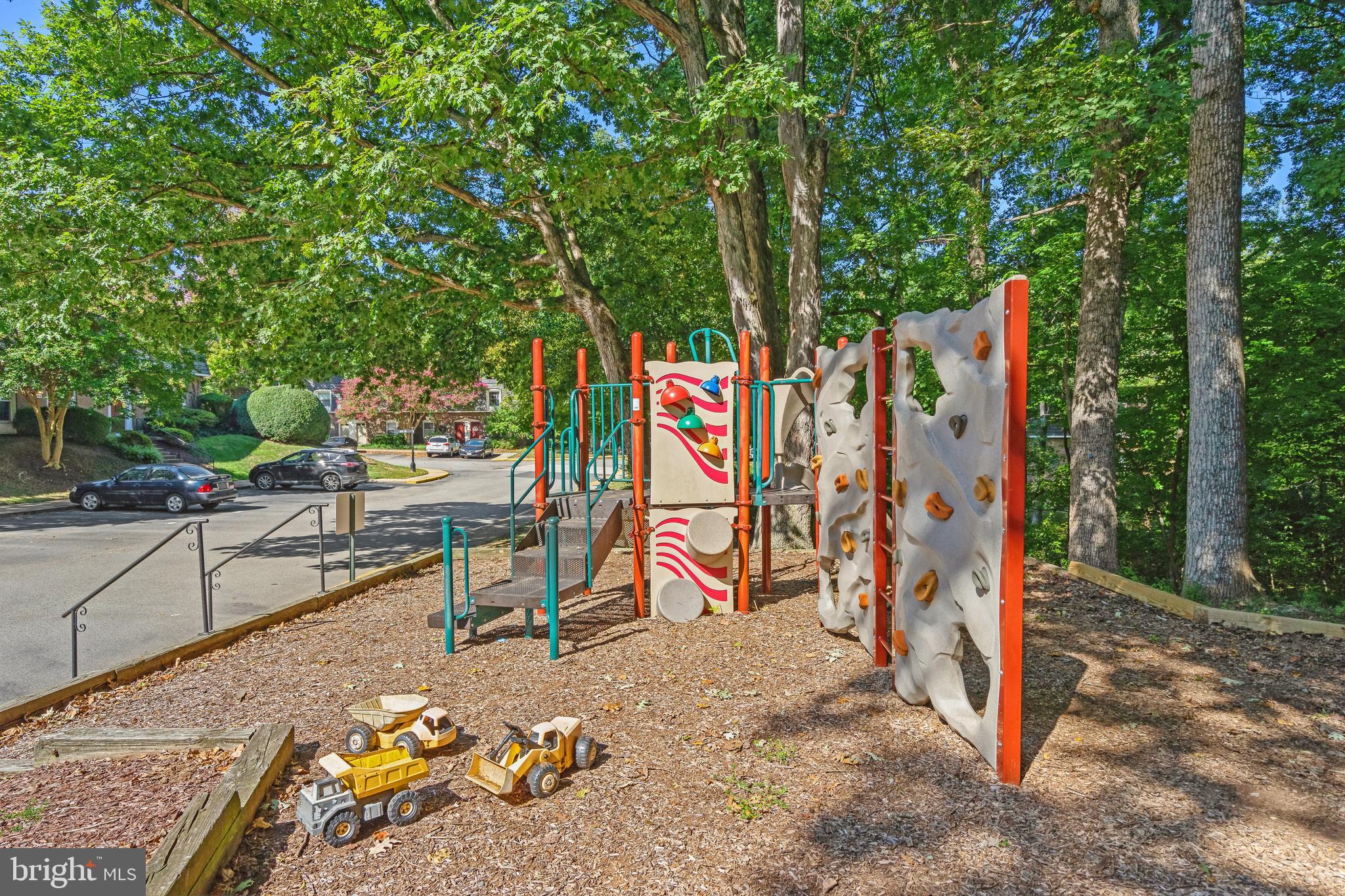 5905 NOBLESTOWN ROAD H