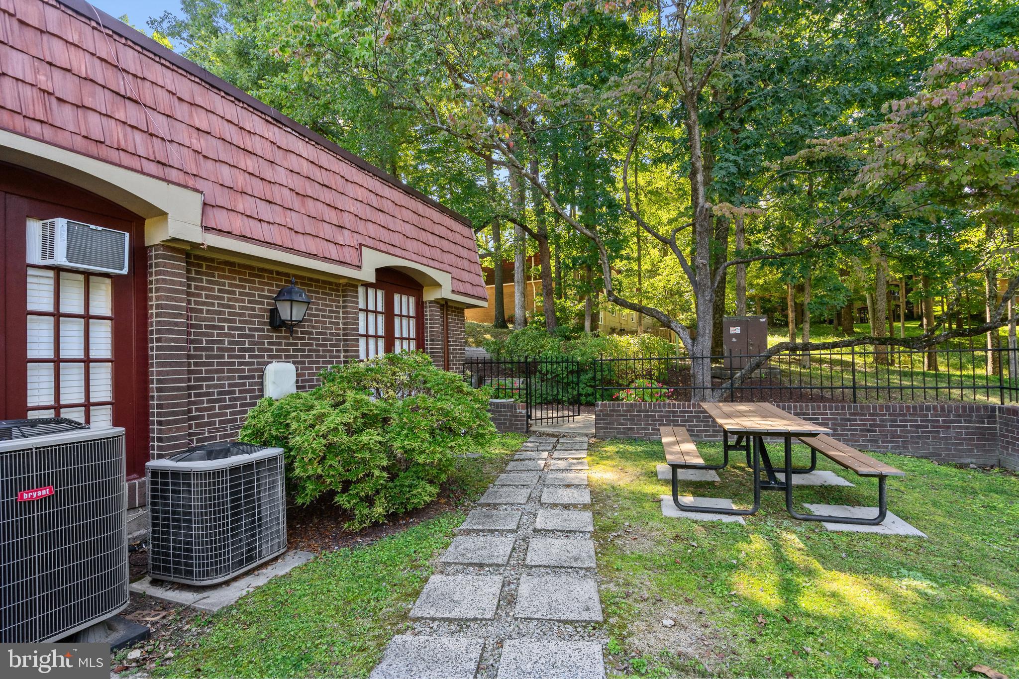 5905 NOBLESTOWN ROAD H