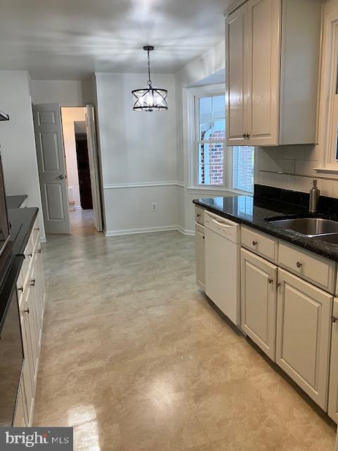 8706 POWDER HORN ROAD