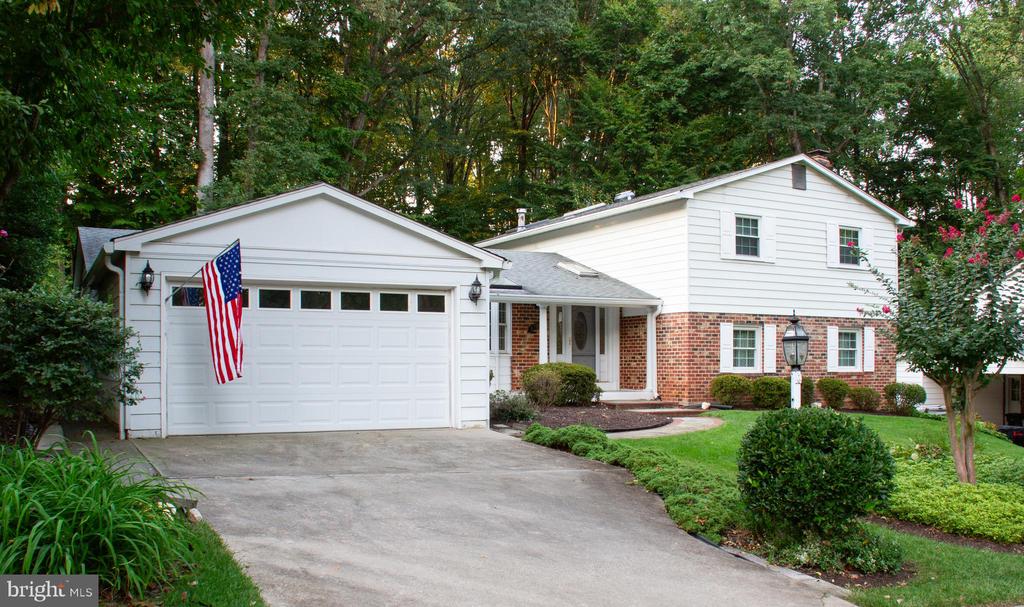 8706 POWDER HORN ROAD