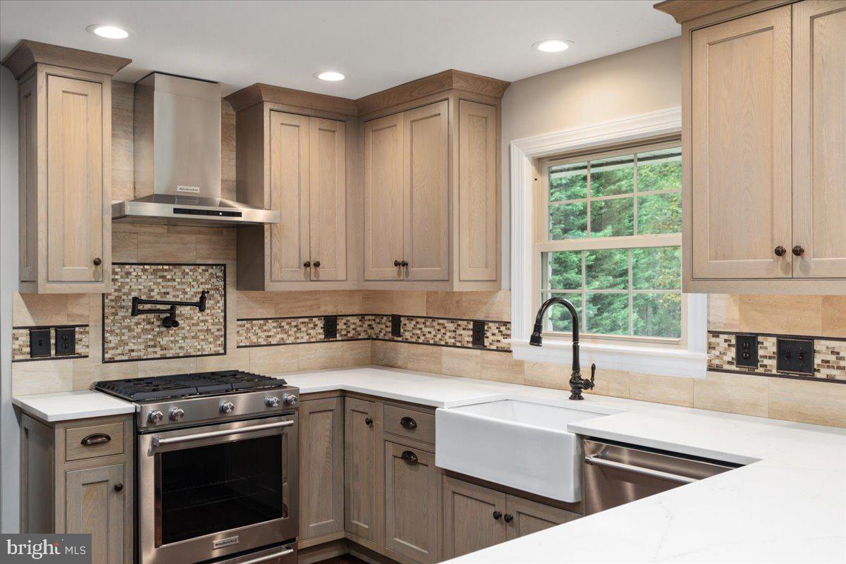 11747 PINE TREE DRIVE