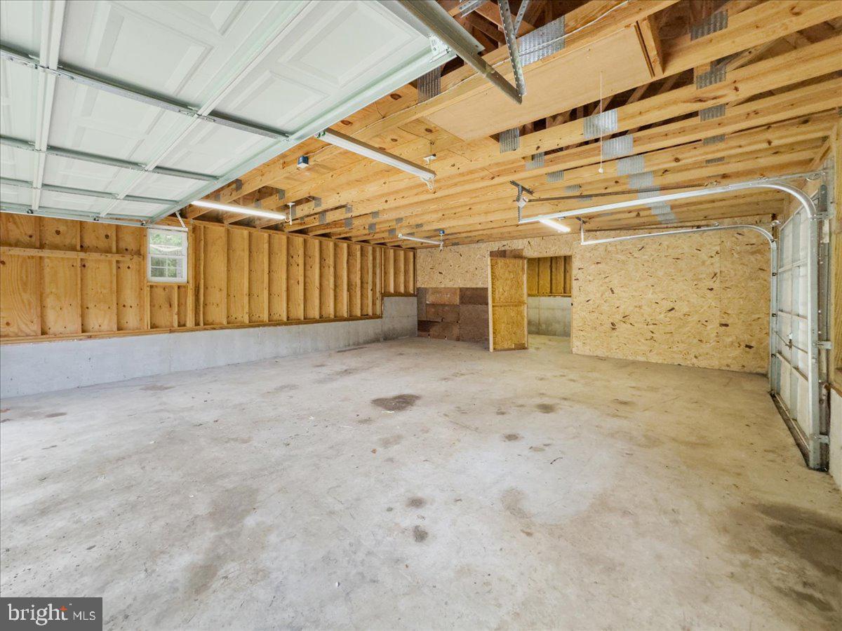 11747 PINE TREE DRIVE