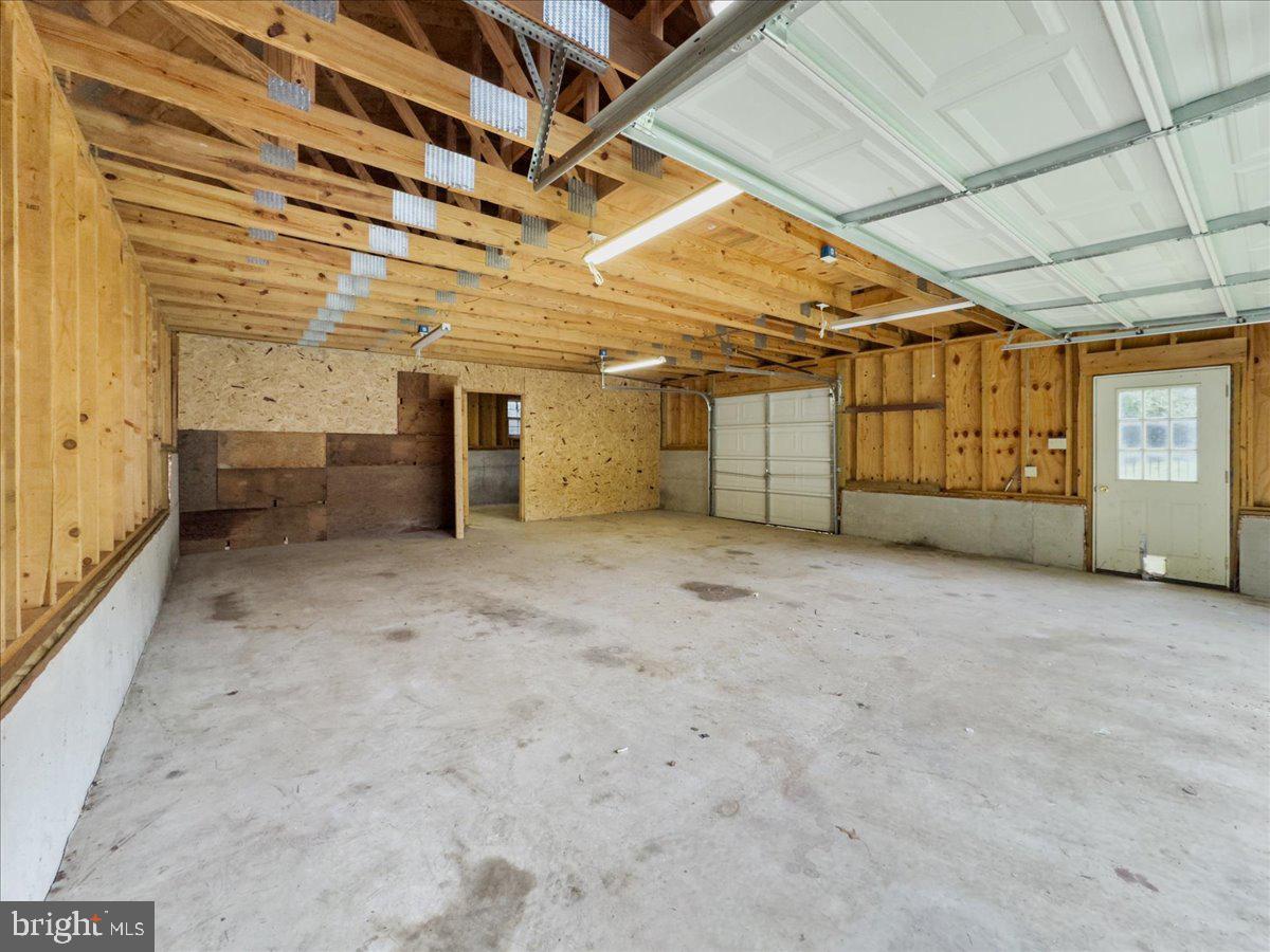 11747 PINE TREE DRIVE