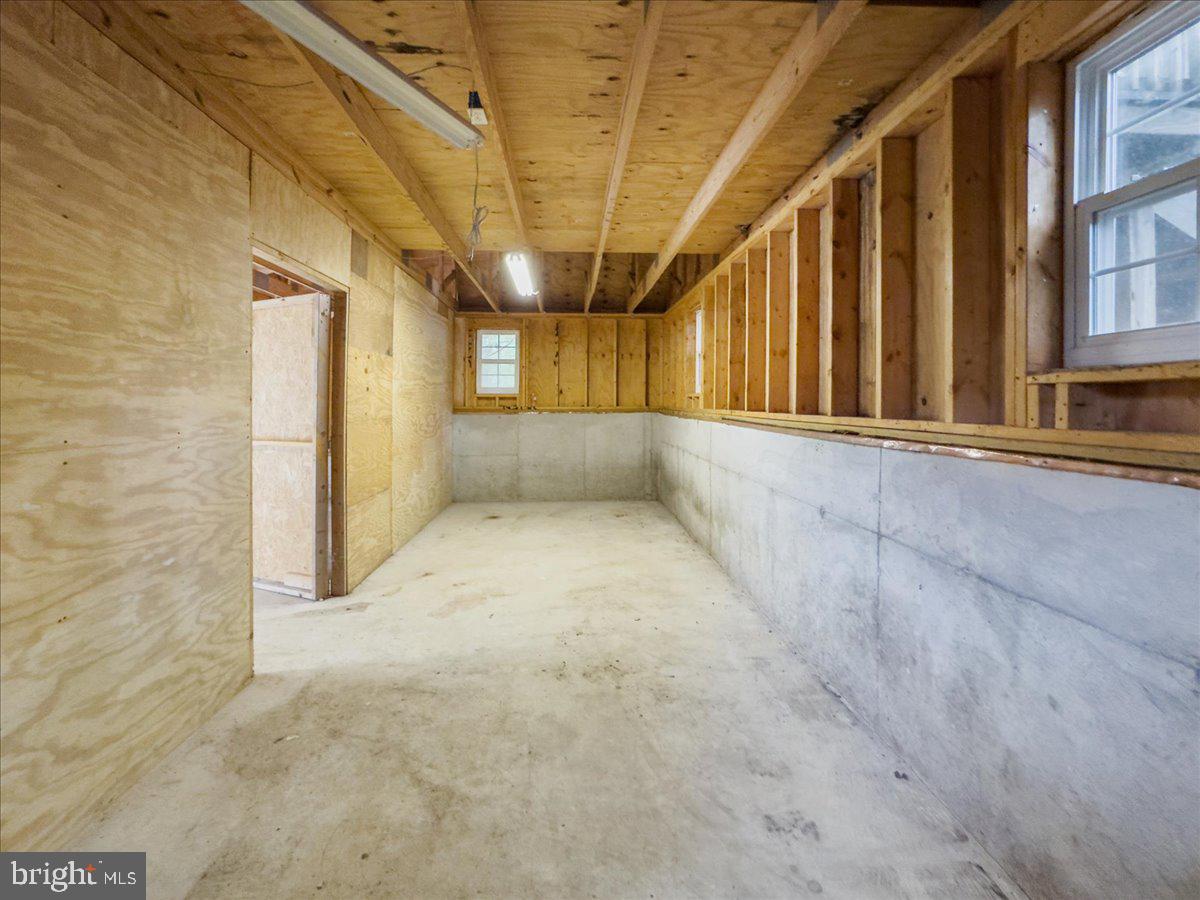 11747 PINE TREE DRIVE