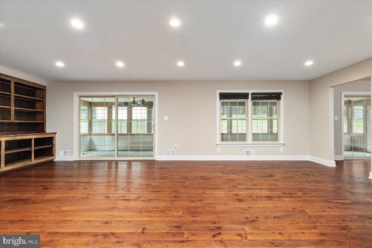 11747 PINE TREE DRIVE