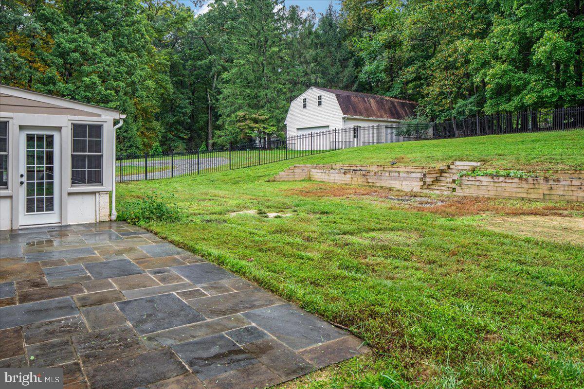 11747 PINE TREE DRIVE