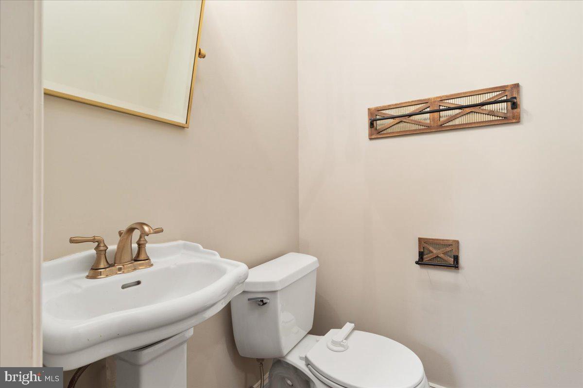 11747 PINE TREE DRIVE