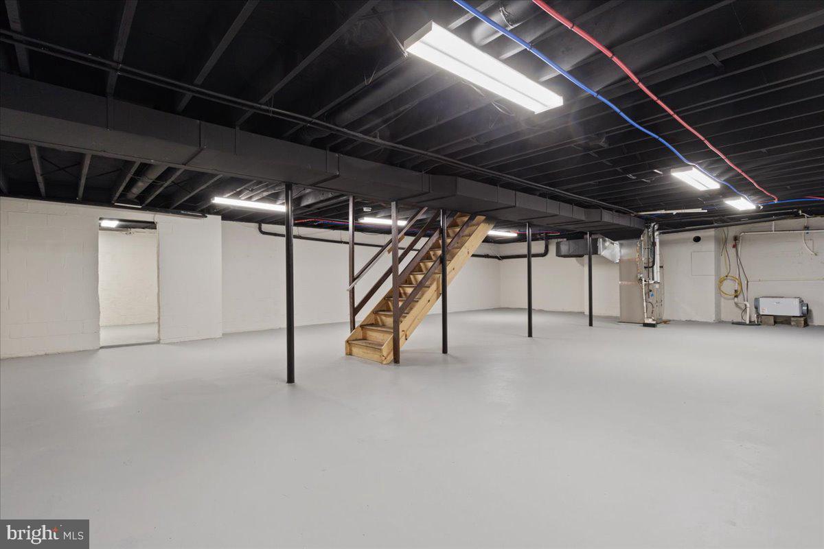 11747 PINE TREE DRIVE