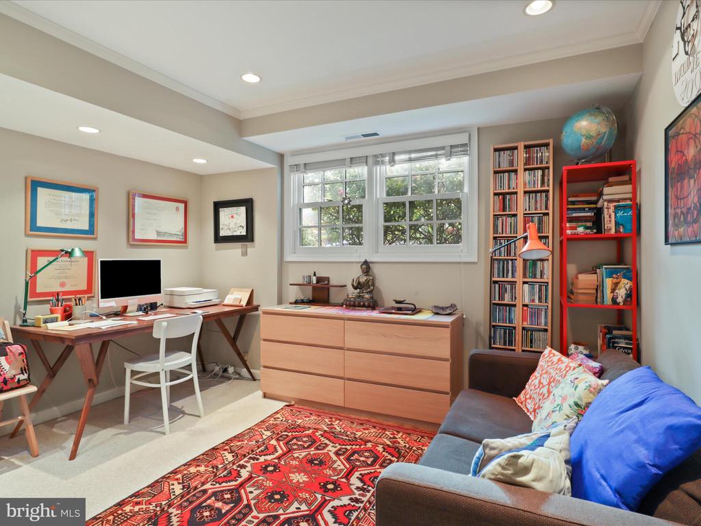 2018 HOPEWOOD DRIVE