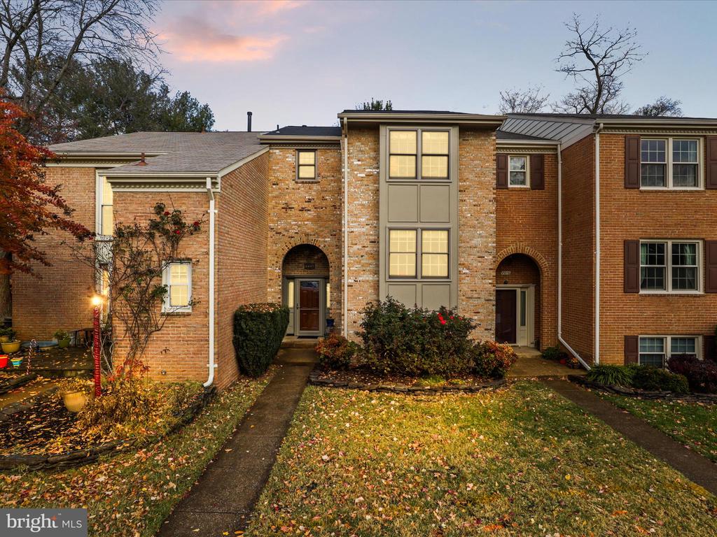 2018 HOPEWOOD DRIVE