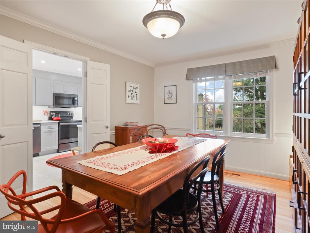 2018 HOPEWOOD DRIVE