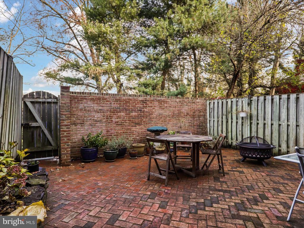 2018 HOPEWOOD DRIVE