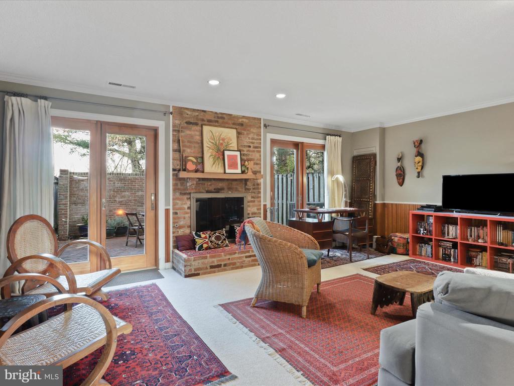 2018 HOPEWOOD DRIVE
