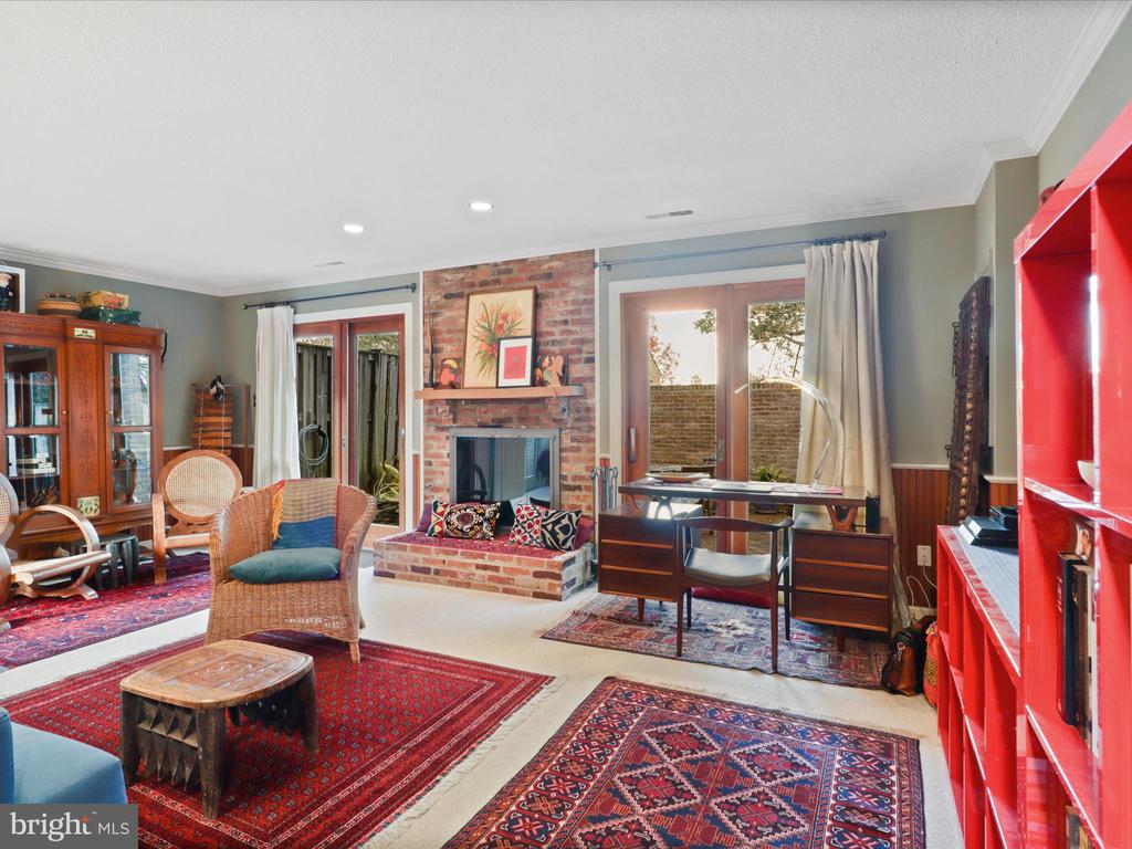 2018 HOPEWOOD DRIVE
