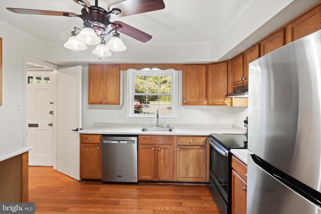 7767 TIVERTON DRIVE 7767
