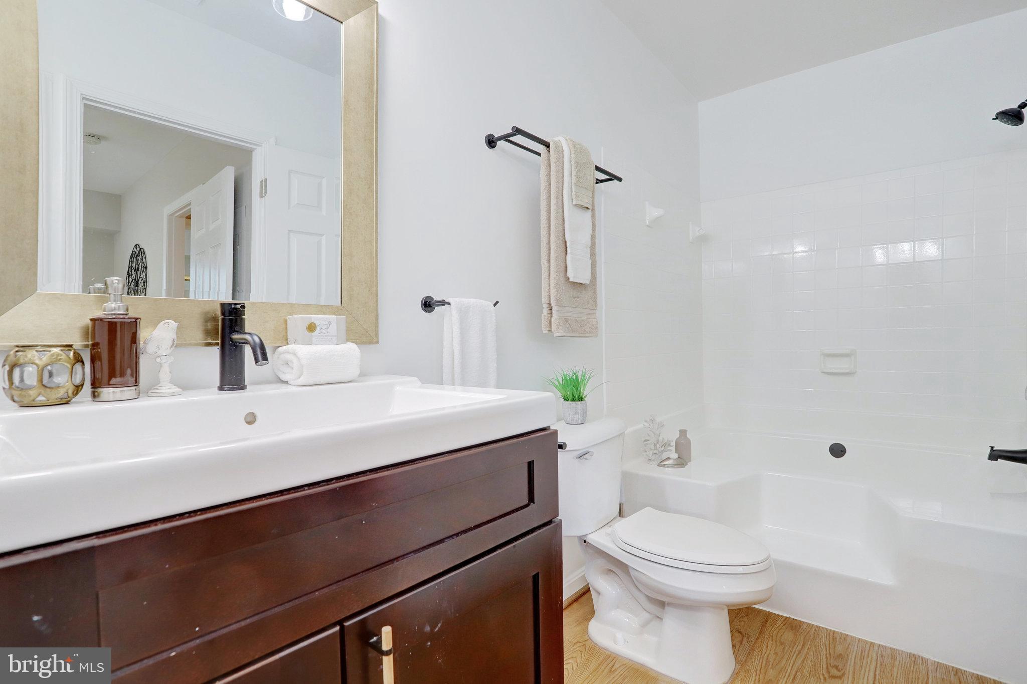 6921 VICTORIA DRIVE C C