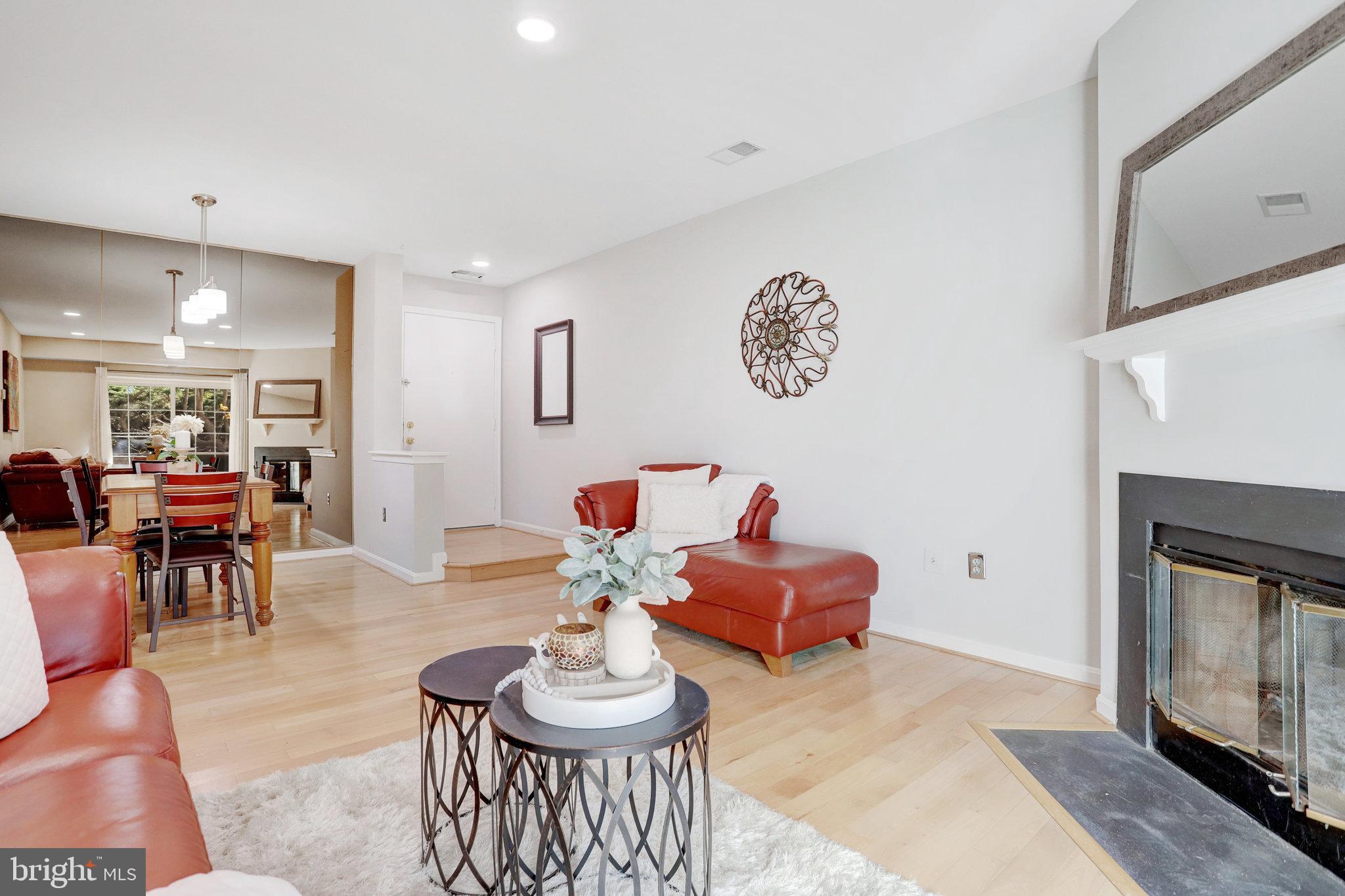 6921 VICTORIA DRIVE C C