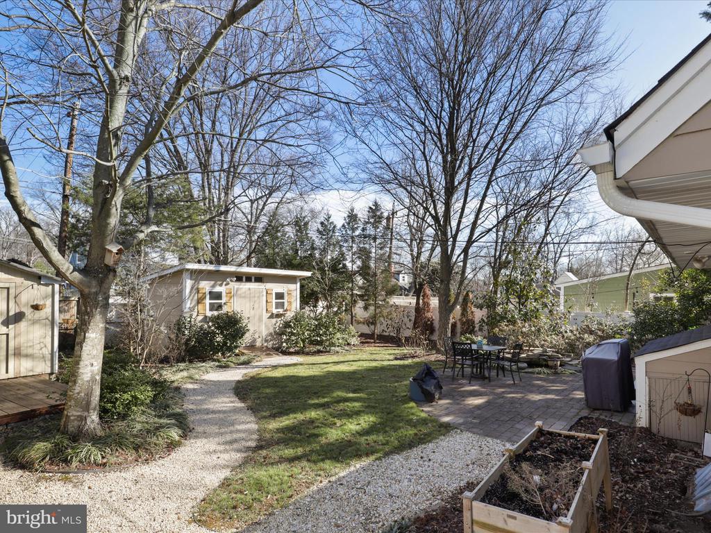 7009 VANDERBILT DRIVE