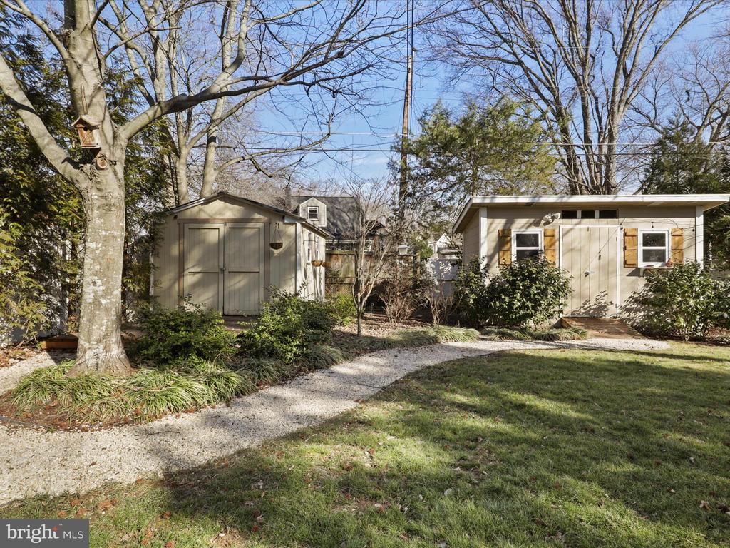 7009 VANDERBILT DRIVE