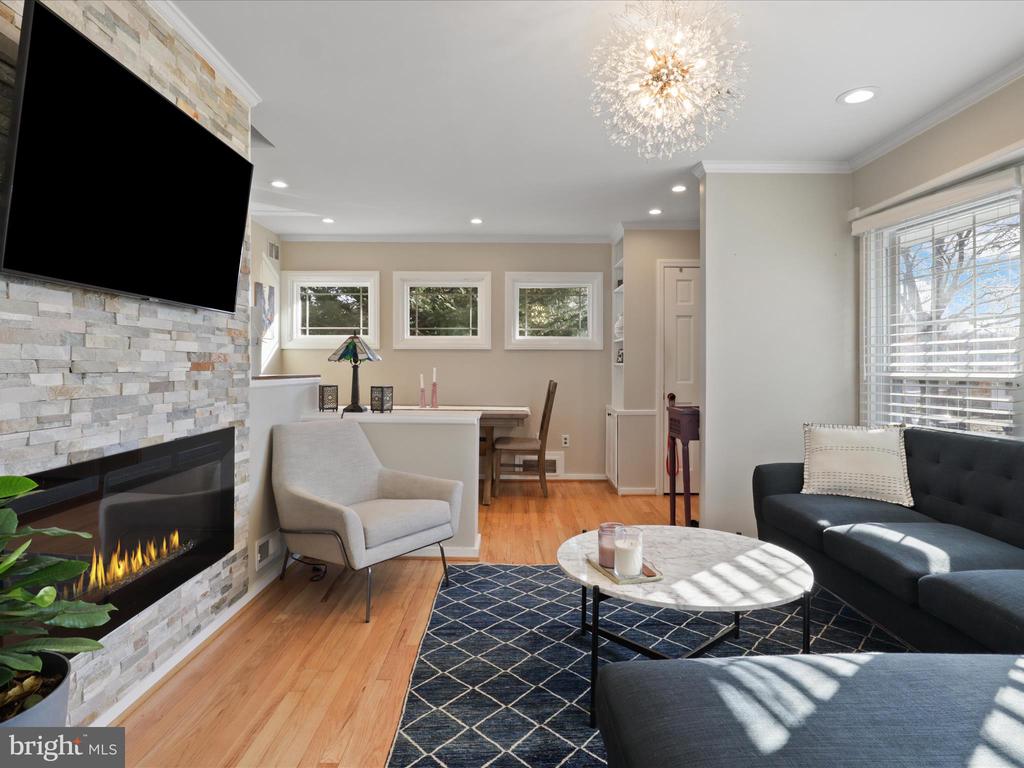7009 VANDERBILT DRIVE