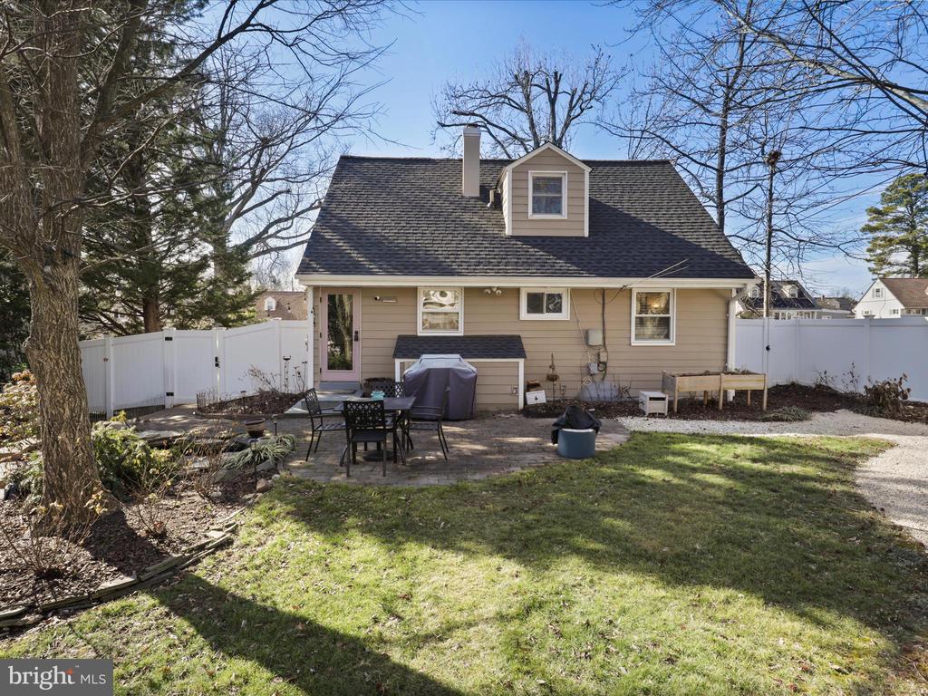 7009 VANDERBILT DRIVE