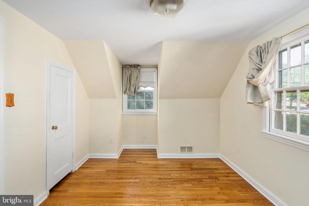 6510 OAKWOOD DRIVE