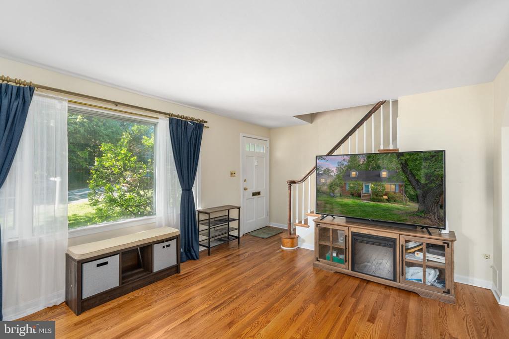 6510 OAKWOOD DRIVE