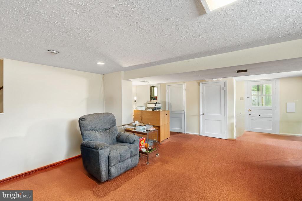 6510 OAKWOOD DRIVE