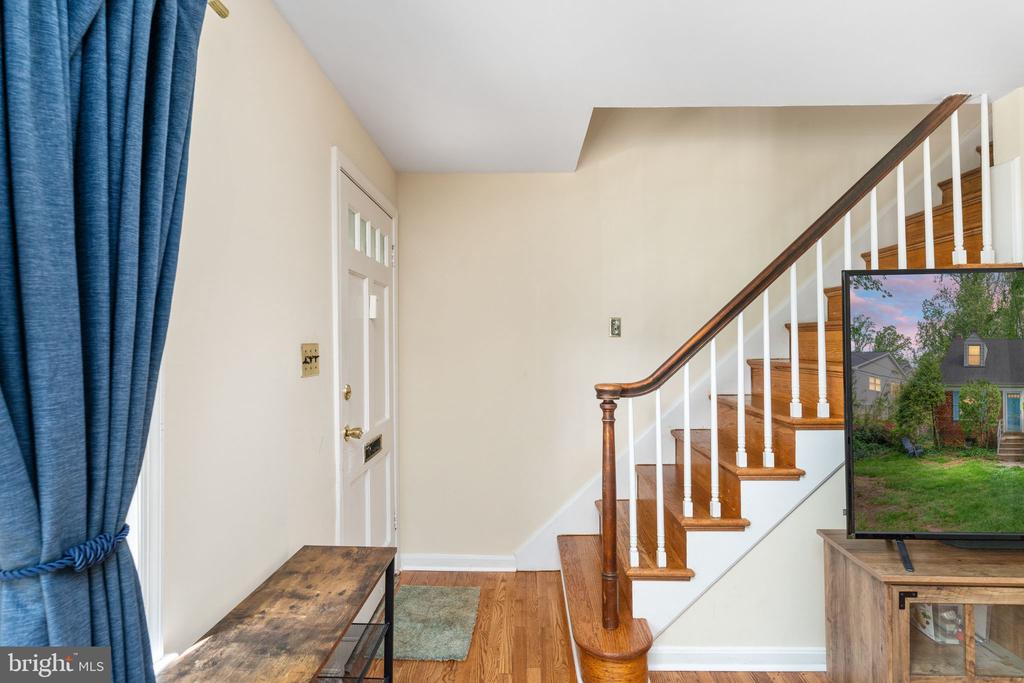 6510 OAKWOOD DRIVE