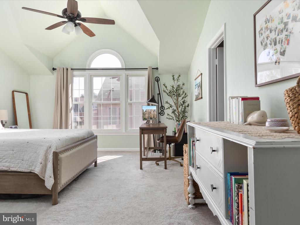 12019 LISA MARIE COURT