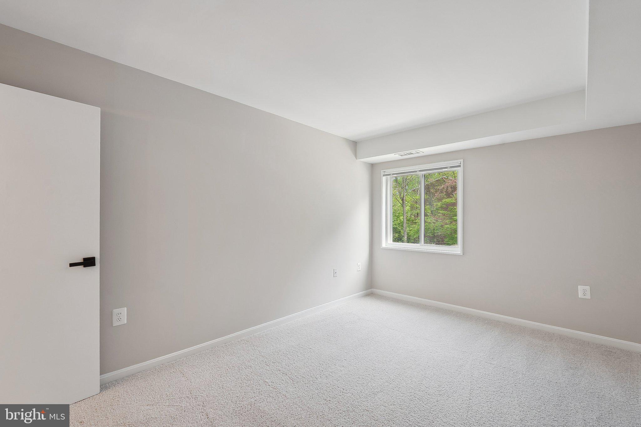 1531 NORTHGATE SQUARE 12B