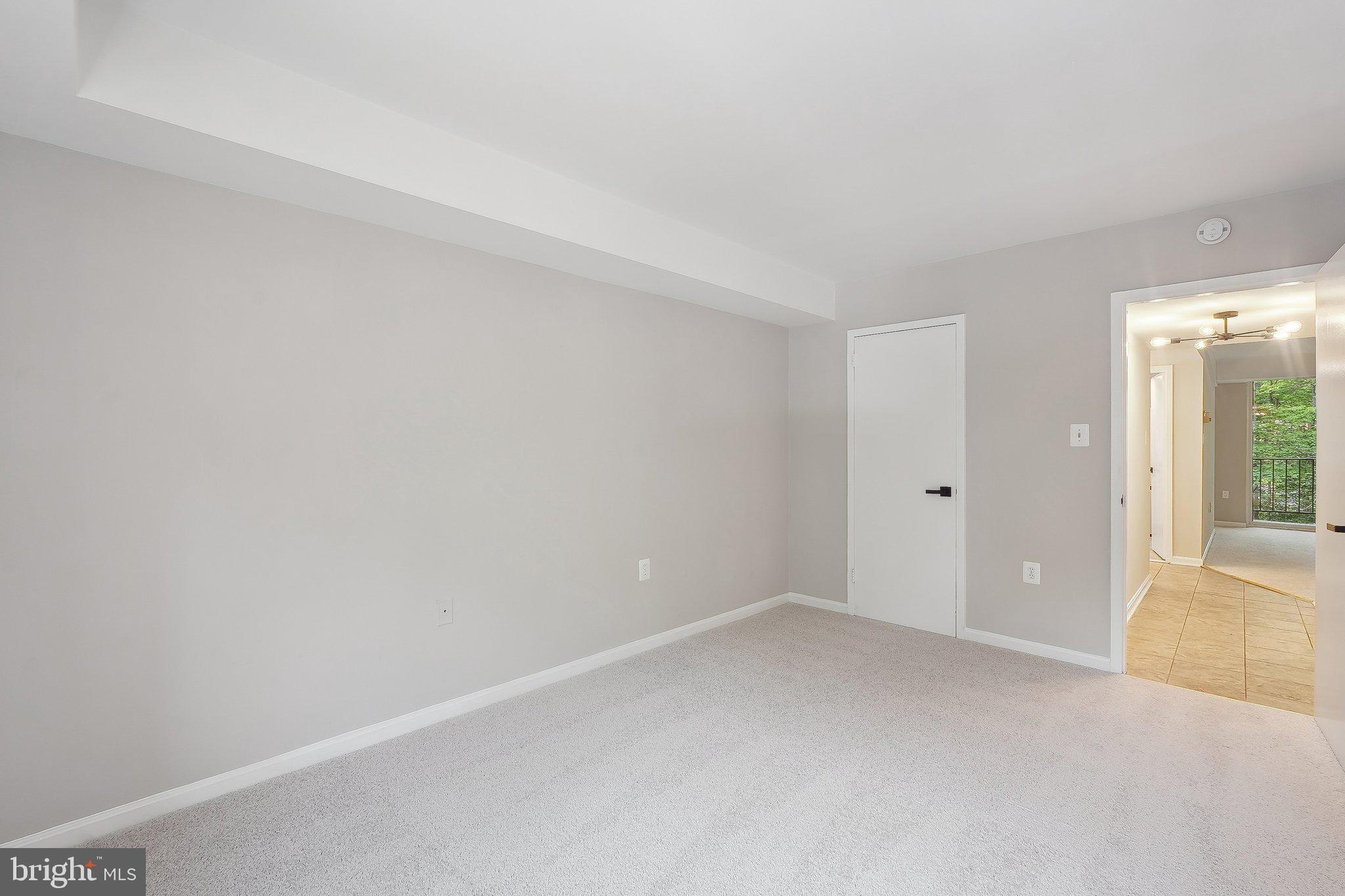 1531 NORTHGATE SQUARE 12B