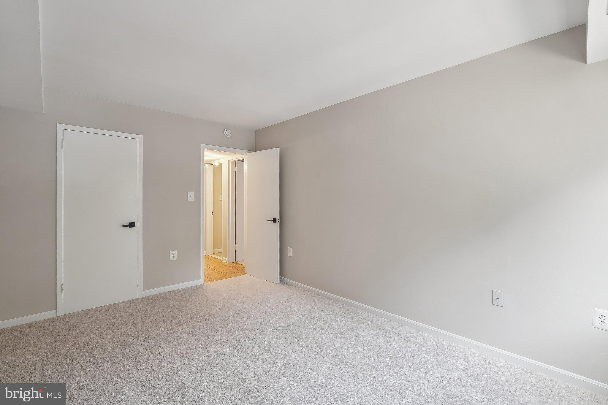 1531 NORTHGATE SQUARE 12B