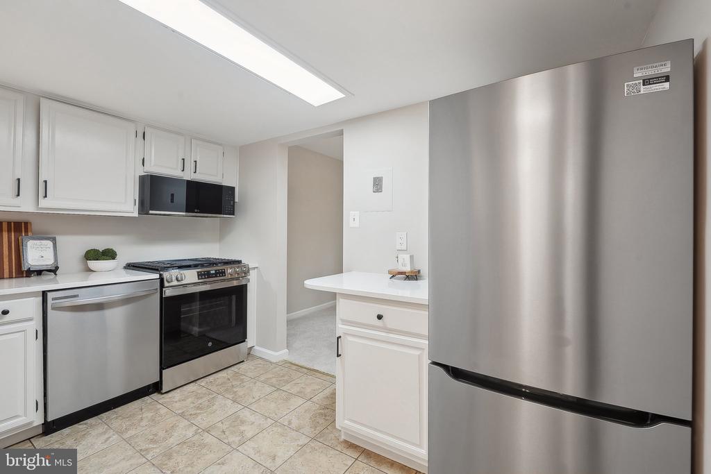 1531 NORTHGATE SQUARE 12B