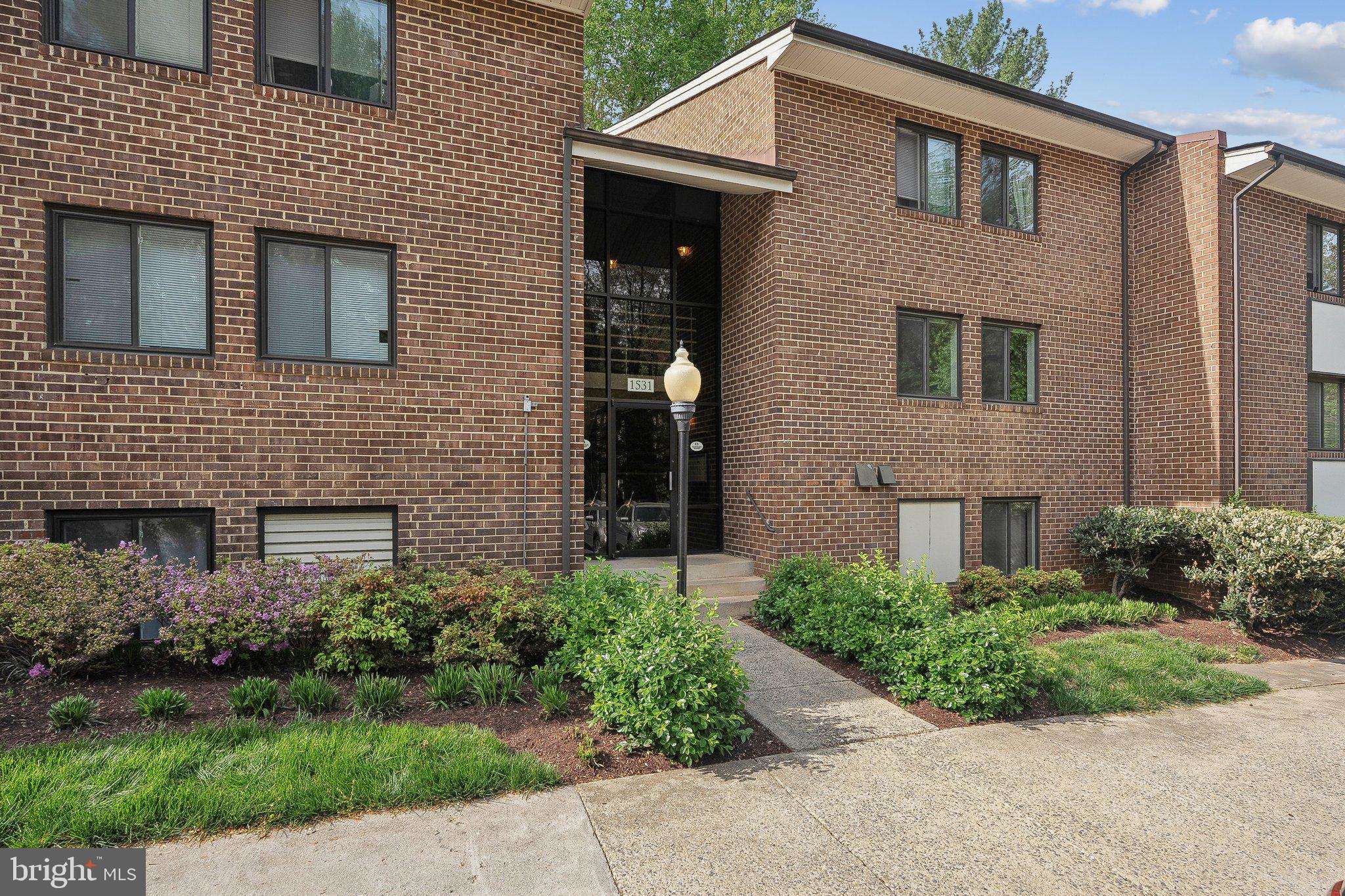 1531 NORTHGATE SQUARE 12B