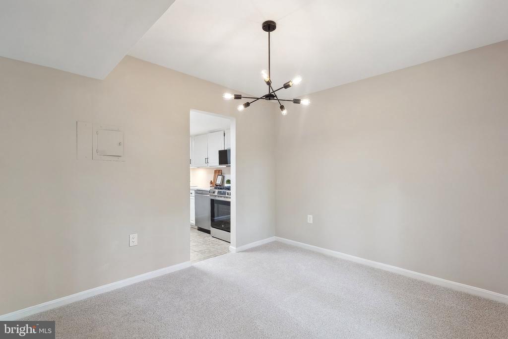 1531 NORTHGATE SQUARE 12B