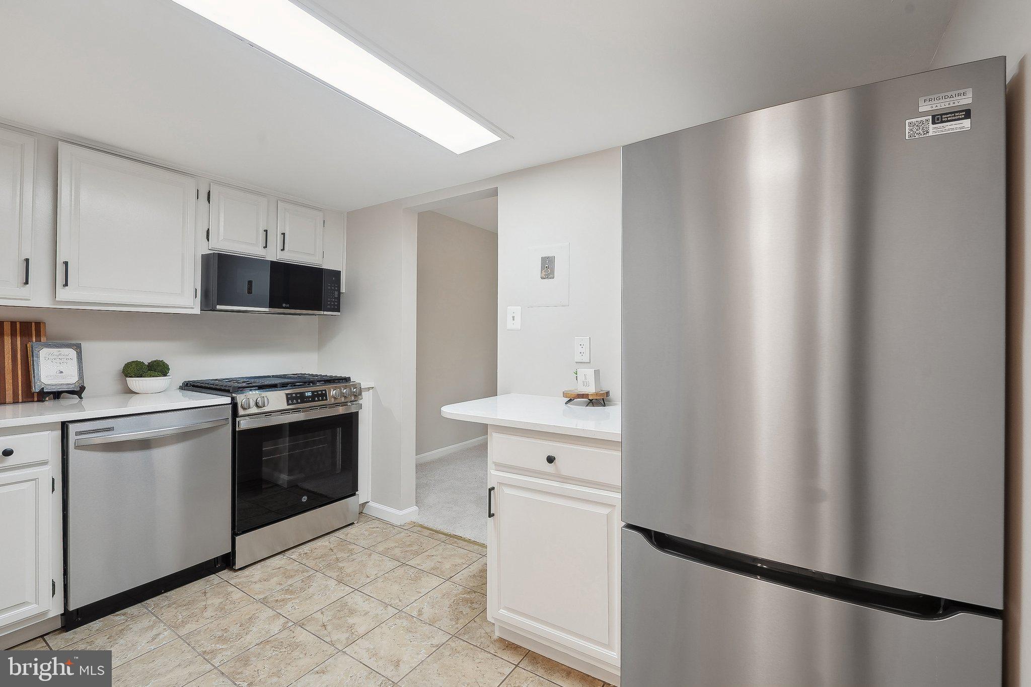 1531 NORTHGATE SQUARE 12B