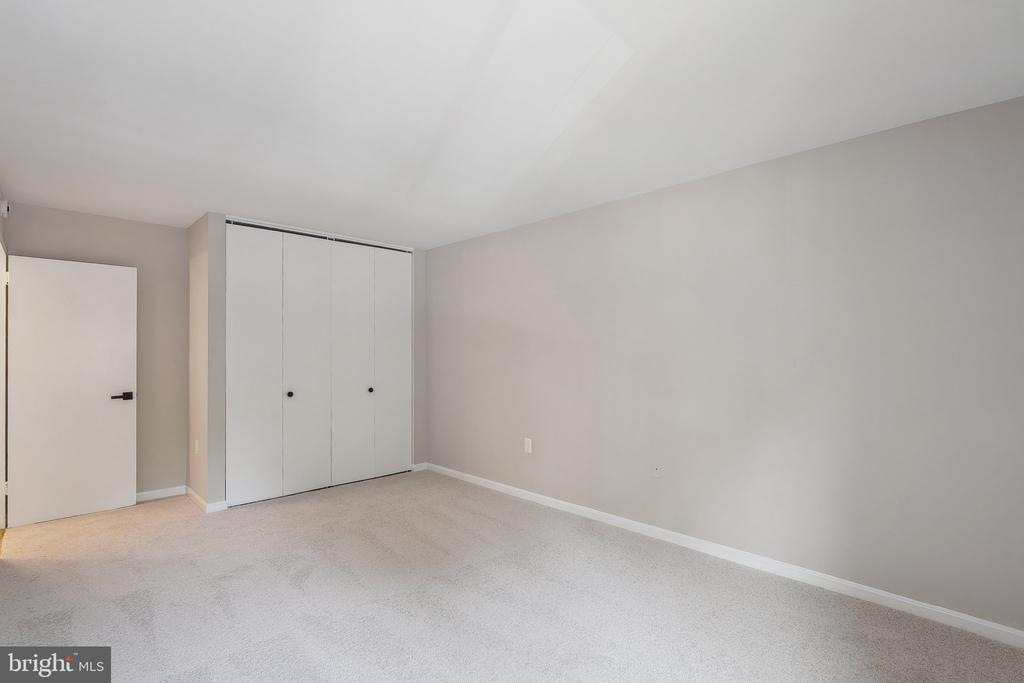 1531 NORTHGATE SQUARE 12B