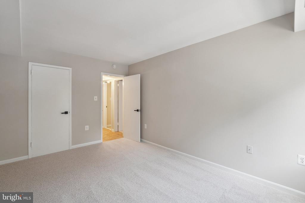 1531 NORTHGATE SQUARE 12B